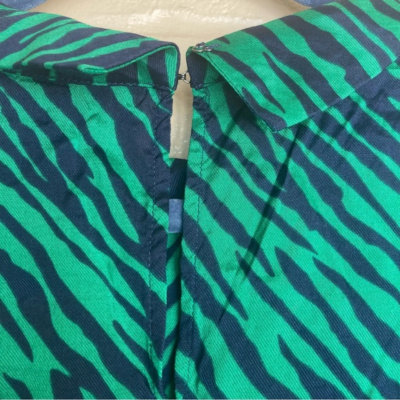 Boden Lily 3/4 sleeve mock neck blouse Green Navy tiger animal stripes Sz 16R - Picture 5 of 10